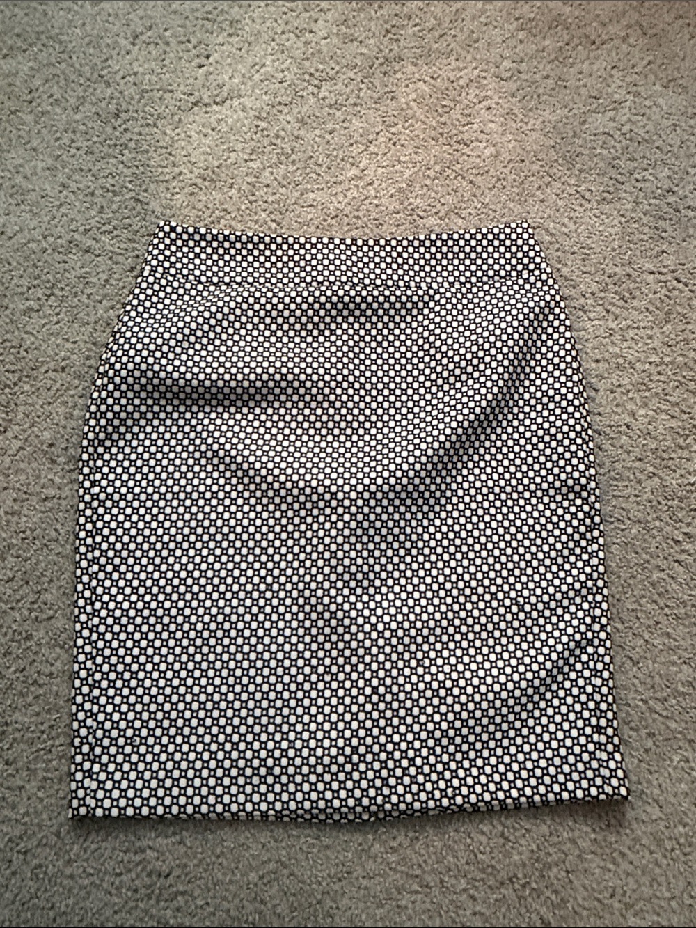 Ann Taylor Black and White Honeycomb Pencil Skirt